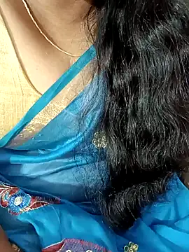 Snapshot of tamil-varshu chatting on 01.11.25 tamil-varshu online show from 01.11.25