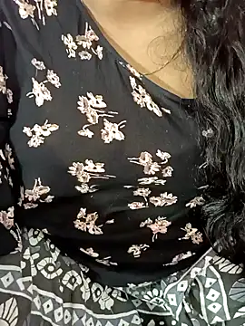 Snapshot of tamil-varshu chatting on 01.17.25 tamil-varshu online show from 01.17.25