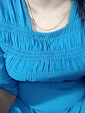 Snapshot of tamil-varshu chatting on 01.28.25 tamil-varshu online show from 01.28.25