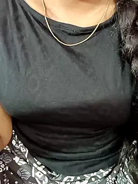 Snapshot of tamil-varshu chatting on 01.30.25 tamil-varshu online show from 01.30.25