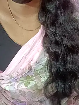 Snapshot of tamil-varshu chatting on 02.02.25 tamil-varshu online show from 02.02.25