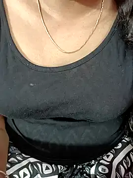 Snapshot of tamil-varshu chatting on 02.05.25 tamil-varshu online show from 02.05.25