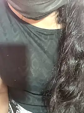 Snapshot of tamil-varshu chatting on 02.07.25 tamil-varshu online show from 02.07.25