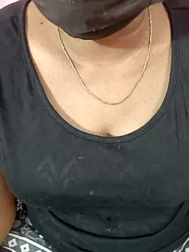 Snapshot of tamil-varshu chatting on 02.09.25 tamil-varshu online show from 02.09.25