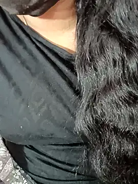 Snapshot of tamil-varshu chatting on 02.13.25 tamil-varshu online show from 02.13.25