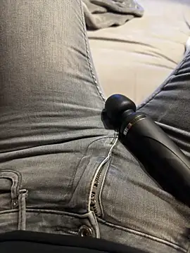 Ana-05 online show from 10.16.25