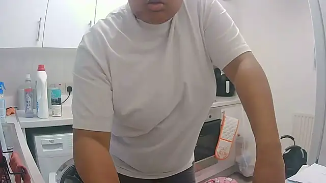 vanilla chocolate23 online show from 11.02.25