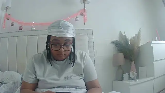 vanilla chocolate23 online show from 12.21.25