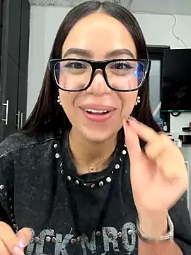 Snapshot of IamSteph13 chatting on 10.10.25 IamSteph13 online show from 10.10.25