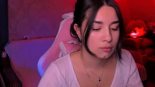 Swee Alicee online show from 11.26.25