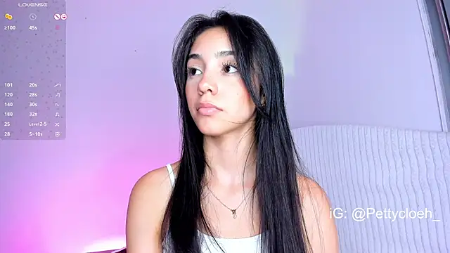 Snapshot of PettyCloeh chatting on 02.11.25 PettyCloeh online show from 02.11.25