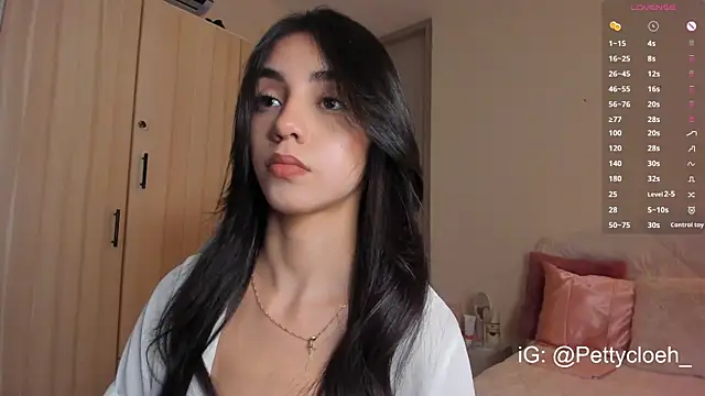 Snapshot of PettyCloeh chatting on 09.09.25 PettyCloeh online show from 09.09.25