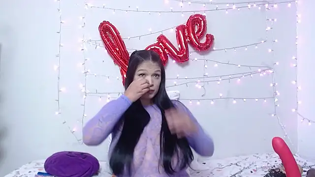 Nicol Love0 online show from 02.24.25