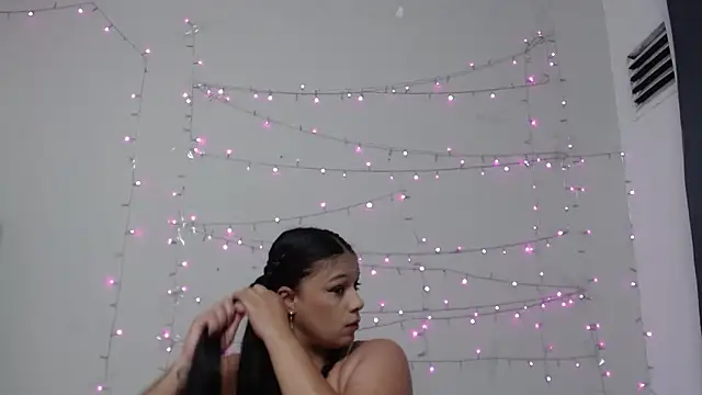 Nicol Love0 online show from 03.14.25