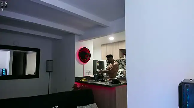 Snapshot of tony_muscle chatting on 02.06.25 tony muscle online show from 02.06.25