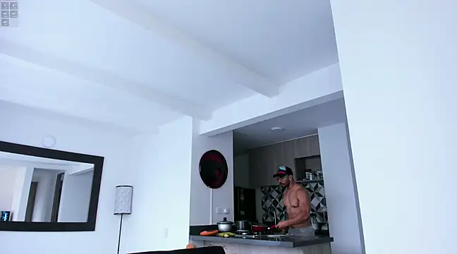 Snapshot of tony_muscle chatting on 02.09.25 tony muscle online show from 02.09.25