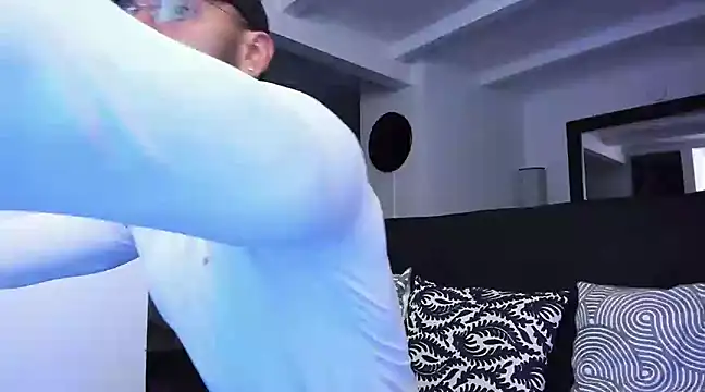 Snapshot of tony_muscle chatting on 03.04.25 tony muscle online show from 03.04.25