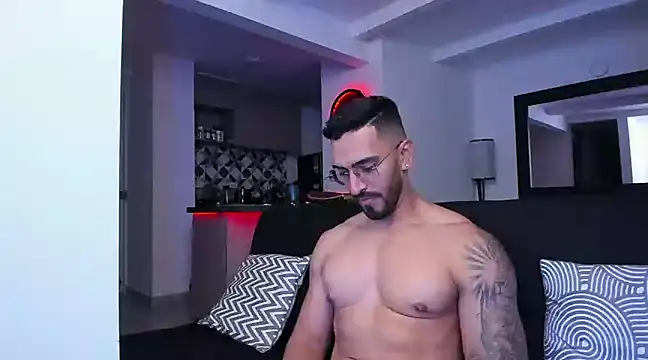 Snapshot of tony_muscle chatting on 03.06.25 tony muscle online show from 03.06.25