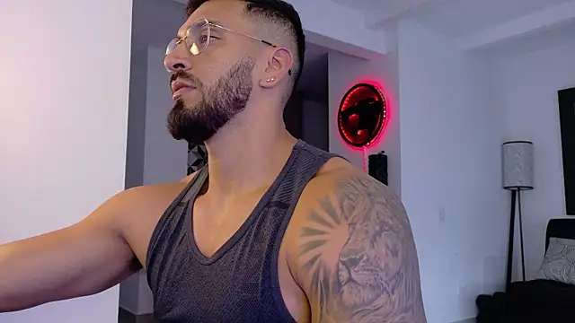 Snapshot of tony_muscle chatting on 01.10.26 tony muscle online show from 01.10.26