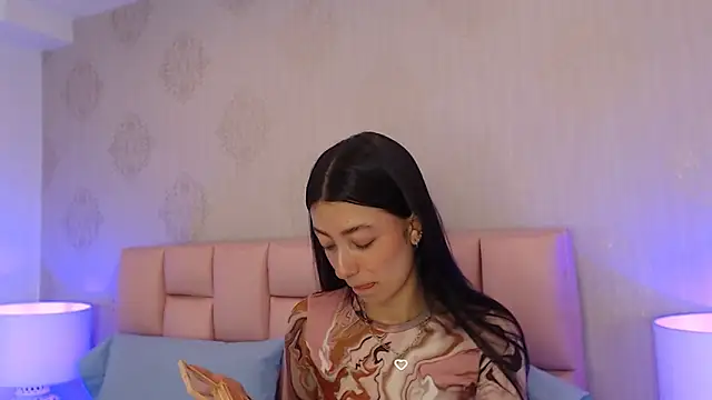 Snapshot of Zoe_Vixen chatting on 01.15.25 Zoe Vixen online show from 01.15.25