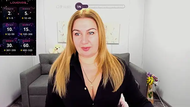 Snapshot of Lili_Crossi chatting on 12.02.24 Lili Crossi online show from 12.02.24