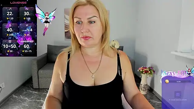 Snapshot of Lili_Crossi chatting on 06.29.26 Lili Crossi online show from 06.29.26
