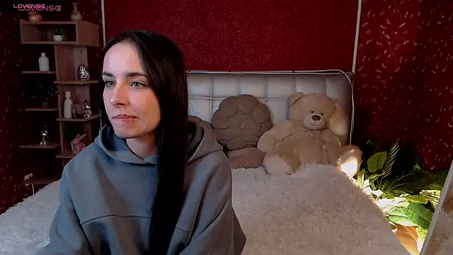 AuroraAksnesss online show from 09.29.25