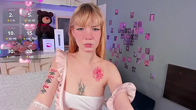 Snapshot of Linablueeyed chatting on 03.02.25 Linablueeyed online show from 03.02.25