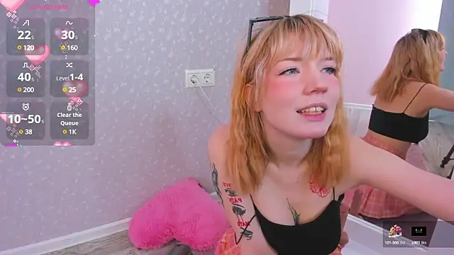 Snapshot of Linablueeyed chatting on 03.14.25 Linablueeyed online show from 03.14.25