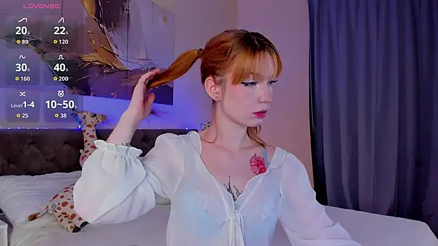 Snapshot of Linablueeyed chatting on 11.24.25 Linablueeyed online show from 11.24.25