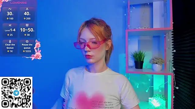 Snapshot of Linablueeyed chatting on 04.11.26 Linablueeyed online show from 04.11.26