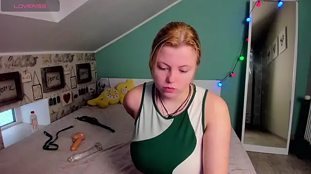 Snapshot of LillyDepp chatting on 12.29.24 LillyDepp online show from 12.29.24