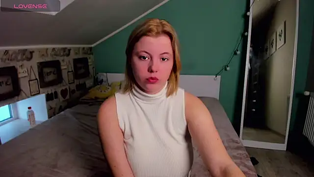 Snapshot of LillyDepp chatting on 12.30.24 LillyDepp online show from 12.30.24