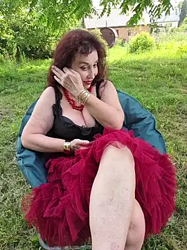 Snapshot of GypsyEsmeralda chatting on 06.12.26 GypsyEsmeralda online show from 06.12.26
