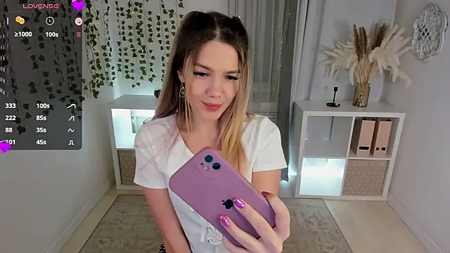 Snapshot of sweetty_ashley chatting on 12.07.24 sweetty ashley online show from 12.07.24