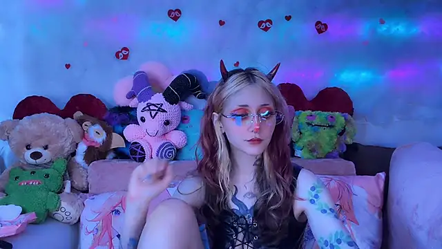 Snapshot of _Devill_Baby chatting on 05.06.26 Devill Baby online show from 05.06.26