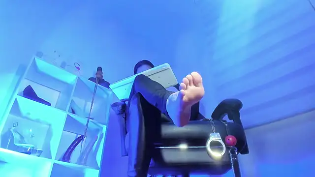 charlotte joliedart online show from 11.13.25