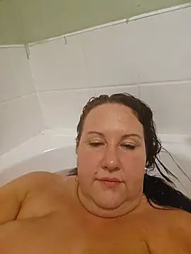 Snapshot of Bekahblows chatting on 02.10.25 Bekahblows online show from 02.10.25