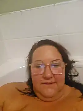 Snapshot of Bekahblows chatting on 02.19.25 Bekahblows online show from 02.19.25