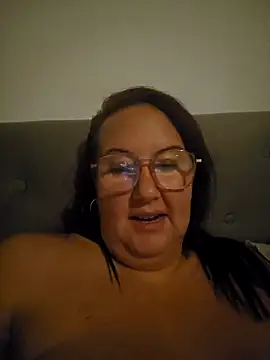 Snapshot of Bekahblows chatting on 10.07.25 Bekahblows online show from 10.07.25