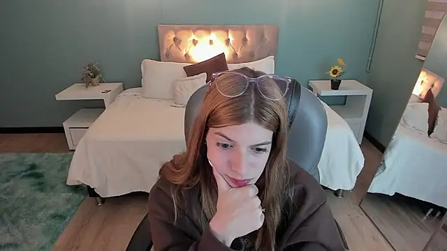 Nora Vennucci online show from 01.31.26