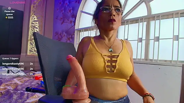 Snapshot of mature_bigass__ chatting on 02.25.25 mature bigass online show from 02.25.25