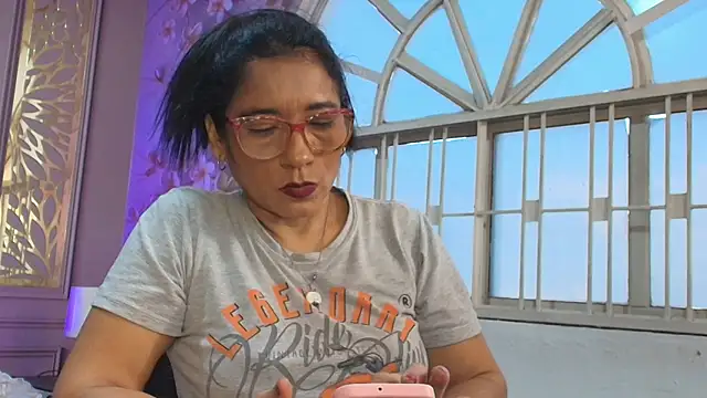 Snapshot of mature_bigass__ chatting on 12.03.25 mature bigass online show from 12.03.25