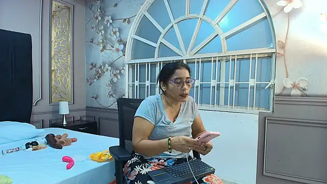 Snapshot of mature_bigass__ chatting on 01.15.26 mature bigass online show from 01.15.26