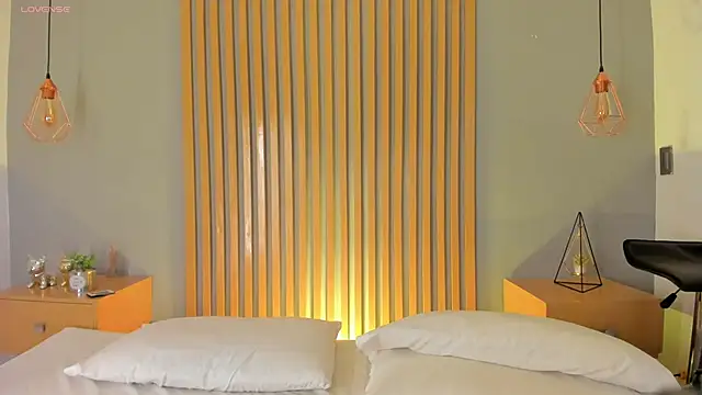 mary suarez online show from 02.11.25