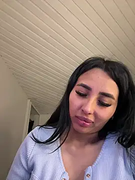 Anily Lovely online show from 02.15.25