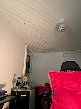 Snapshot of Anily_Lovely chatting on 09.30.25 Anily Lovely online show from 09.30.25