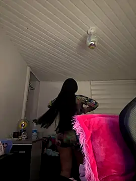 Snapshot of Anily_Lovely chatting on 10.26.25 Anily Lovely online show from 10.26.25