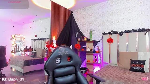 Daphnne tay online show from 10.23.25