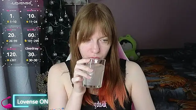 Snapshot of CassieJuice69 chatting on 01.22.25 CassieJuice69 online show from 01.22.25